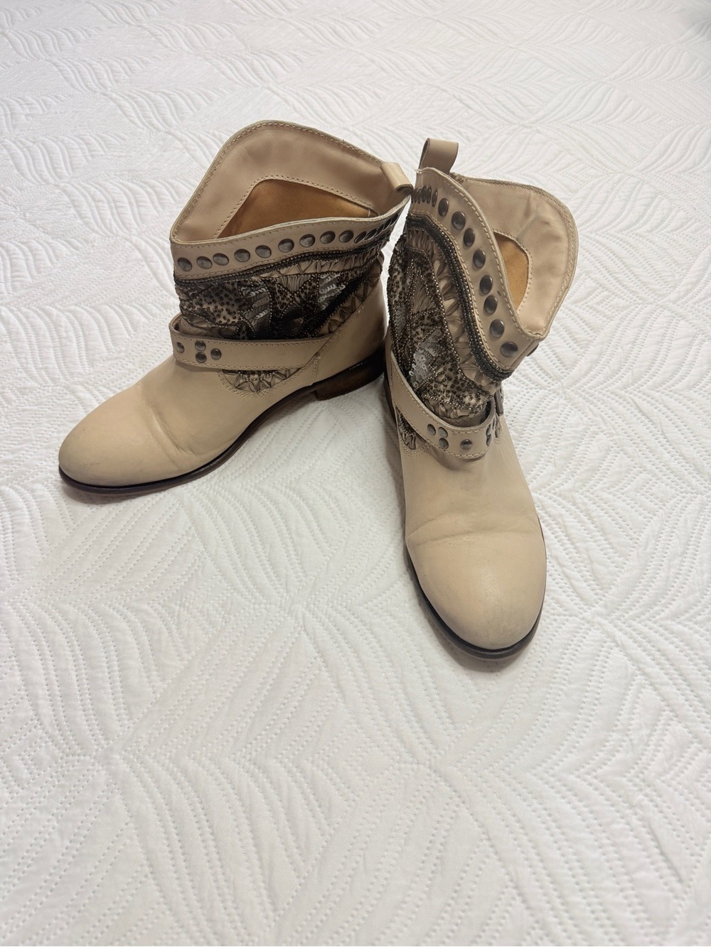 Naughty Monkey Boho Womem Tan & Metallic Leather Studded Ankle Boots. Size 9